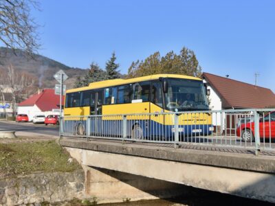 Nové autobusové cestovné poriadky v Trnavskom kraji nadväzujú na vlaky