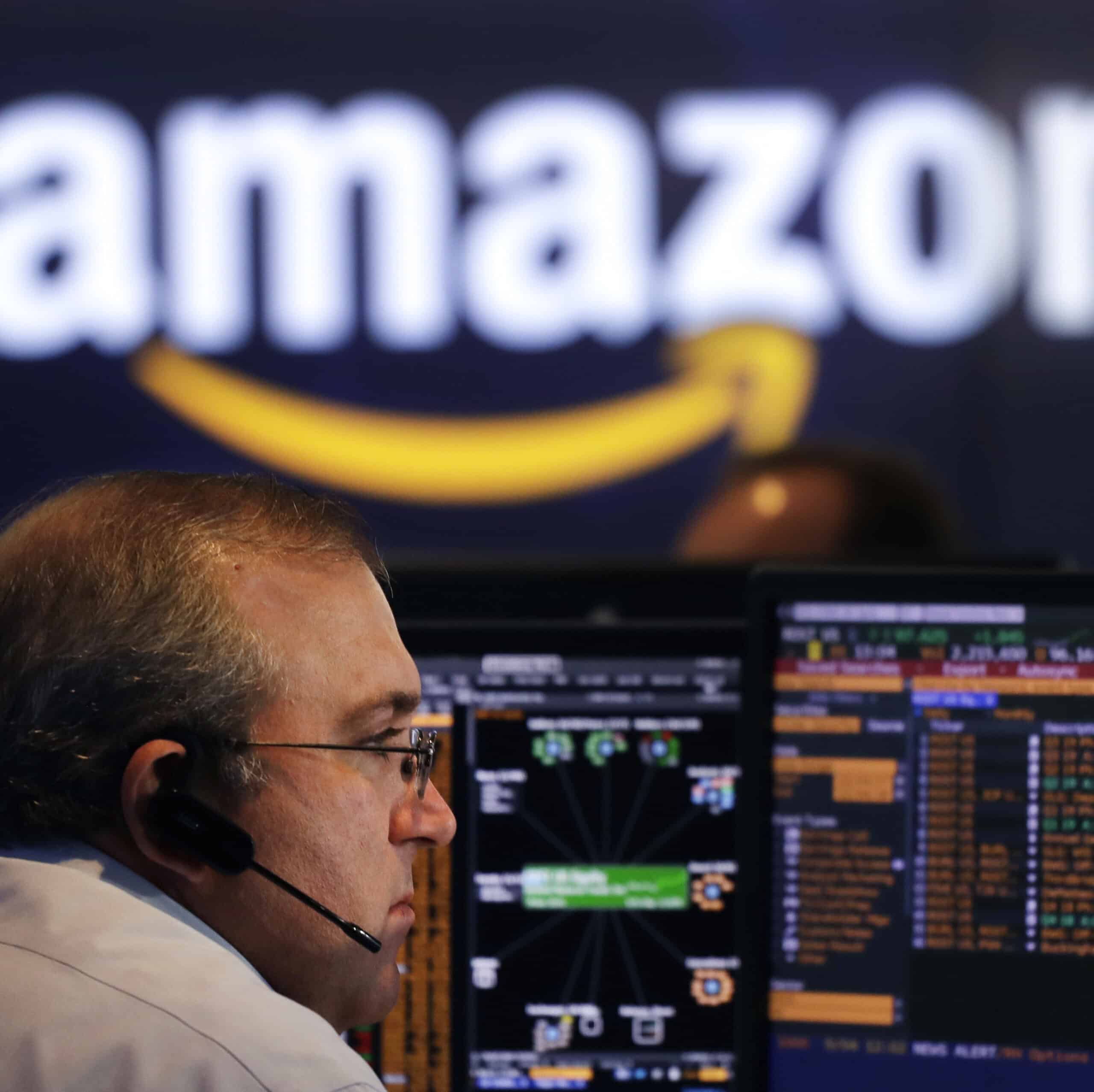 Výpredaj akcií: Trhová hodnota Amazonu prvýkrát od apríla 2020 klesla pod bilión dolárov