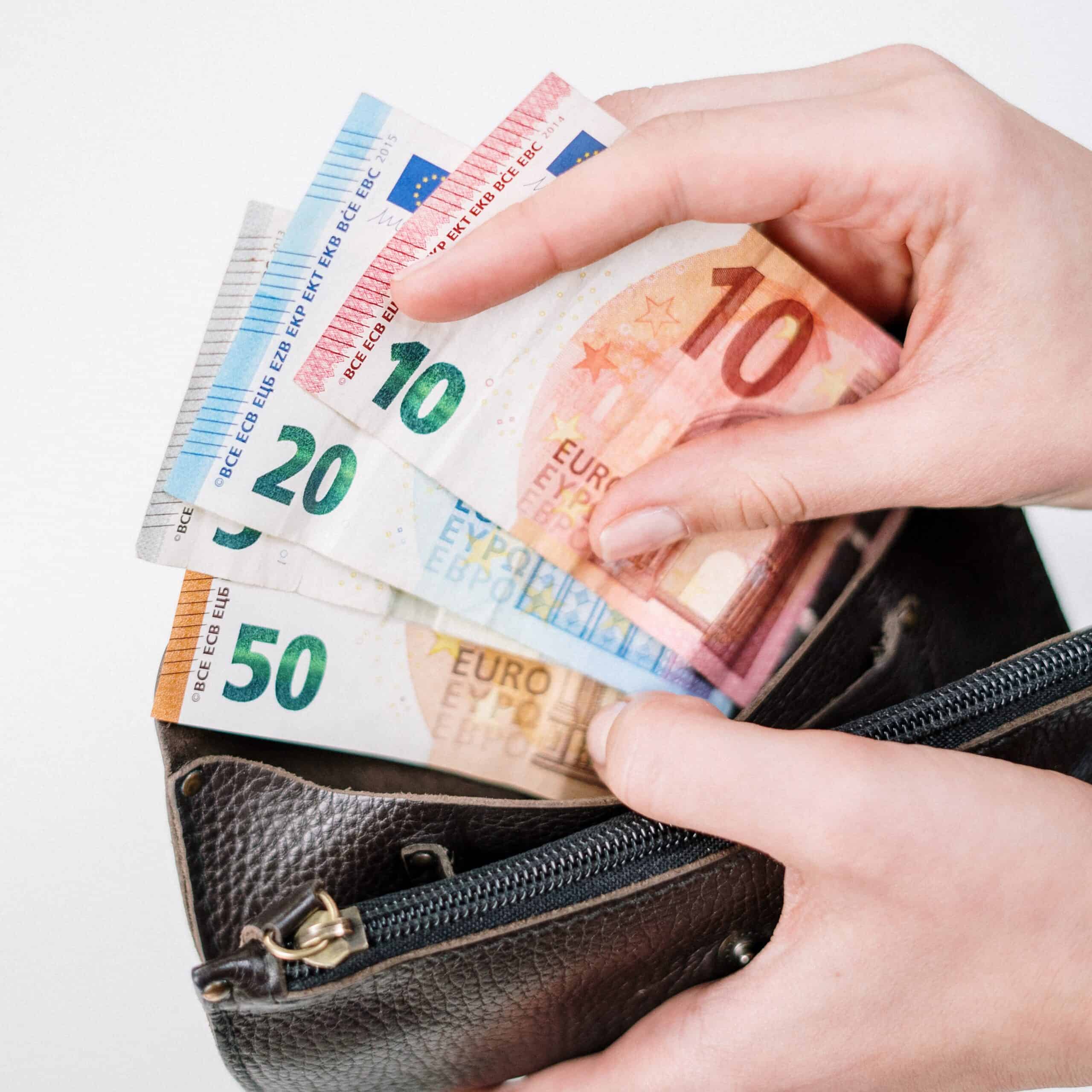 Neočakávaným výdavkom vo výške niekoľko sto eur nedokáže čeliť štvrtina ľudí