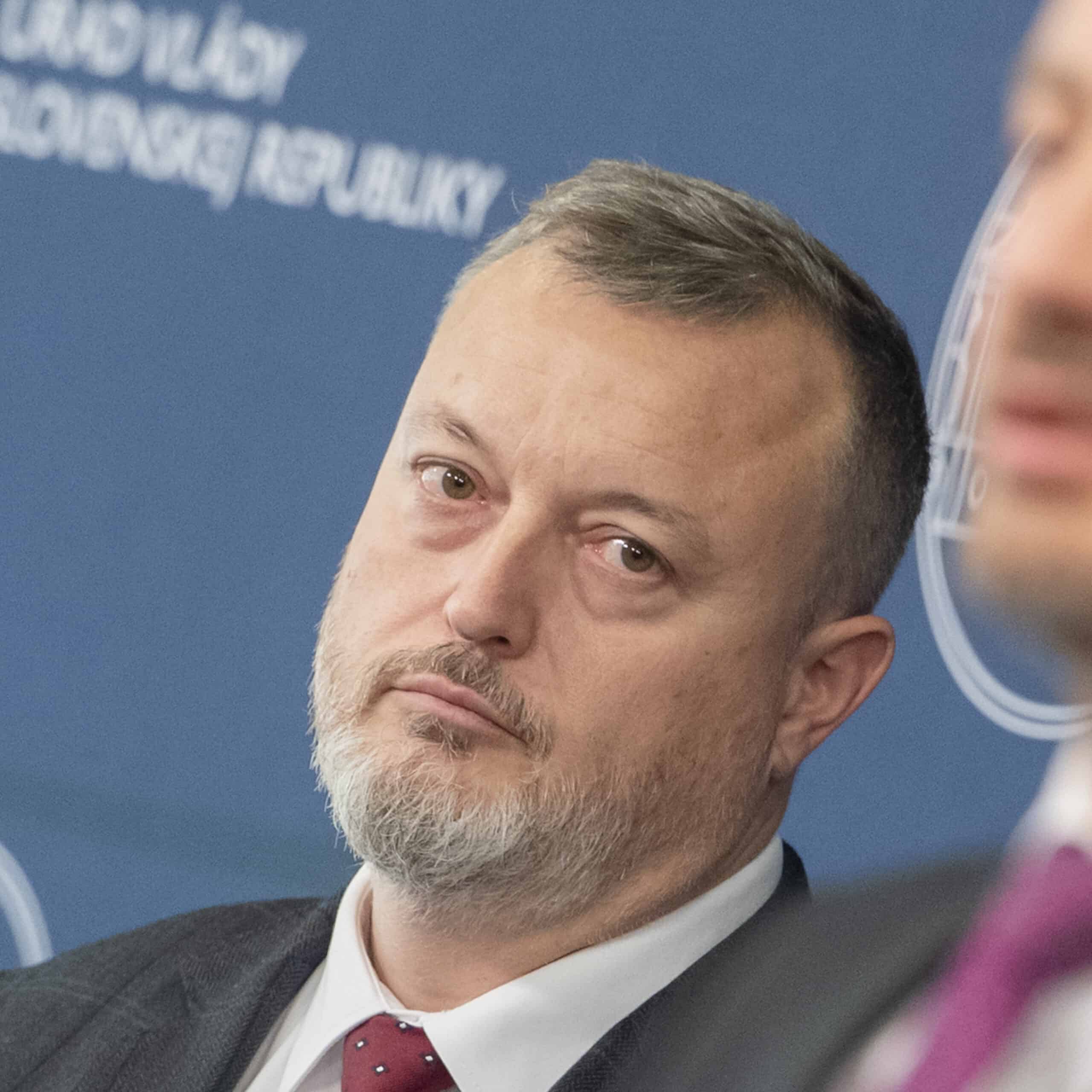 Krajniak: Z vyššieho výberu má ísť 900 mil. eur firmám ohrozeným energiami