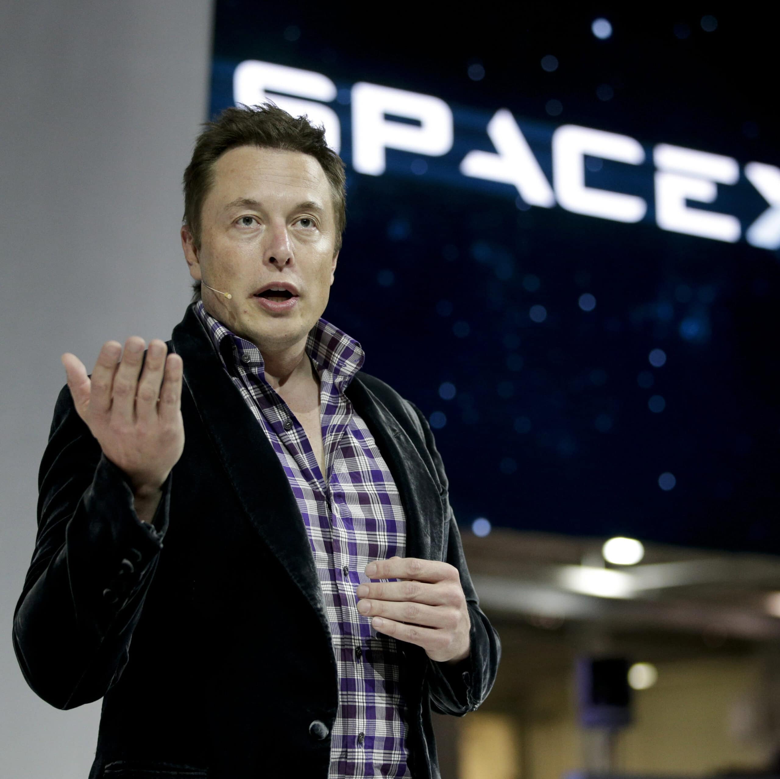 Musk: SpaceX nemôže financovať Starlink na Ukrajine donekonečna