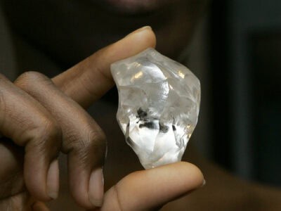 Reuters: Päť krajín EÚ chce zákaz dovozu diamantov z Ruska, čaká sa reakcia Belgicka