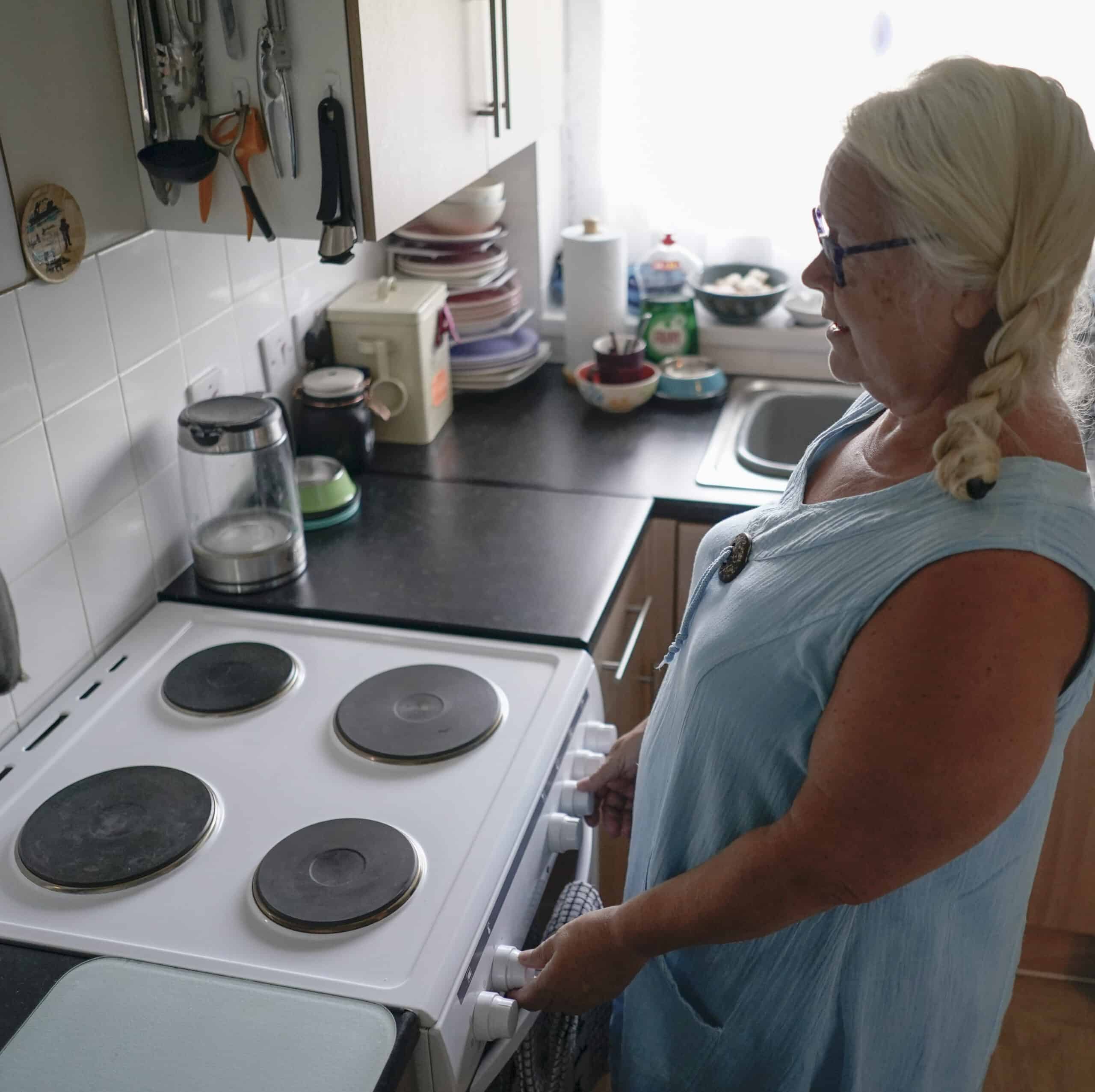 Rastúce náklady na energiu: Čo si myslia ekonómovia o zavádzaní nových daní a zastropovaní spotrebiteľských cien