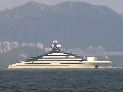 Hongkong umožnil zakotviť superjachtu ruského oligarchu, na ktorú sú uvalené sankcie