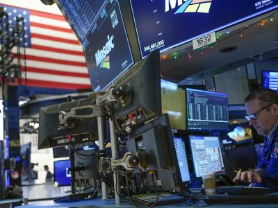 Americké indexy Nasdaq a S&P 500 vzrástli na nové rekordné hodnoty