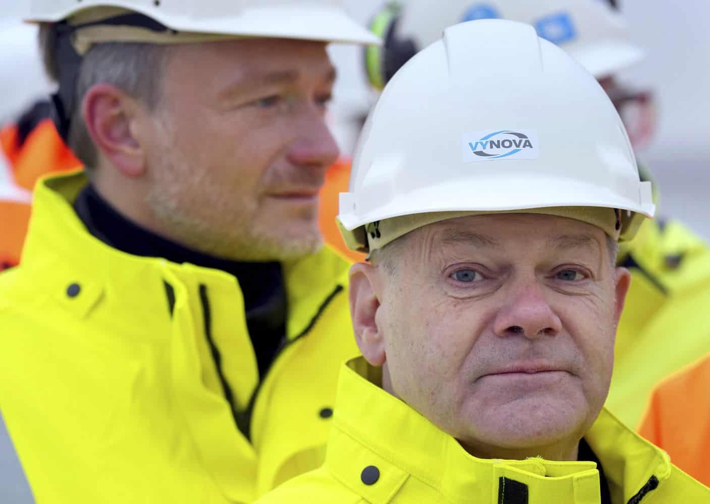 Nemci prekopávajú svoju energetiku: Scholz otvoril prvý LNG terminál, ešte túto zimu majú pribudnúť ďalšie