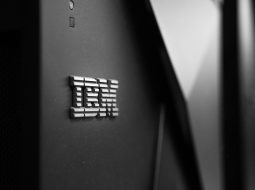Nahrádzanie zamestnancov umelou inteligenciou ako realita? IBM plánuje zredukovať personálne oddelenie
