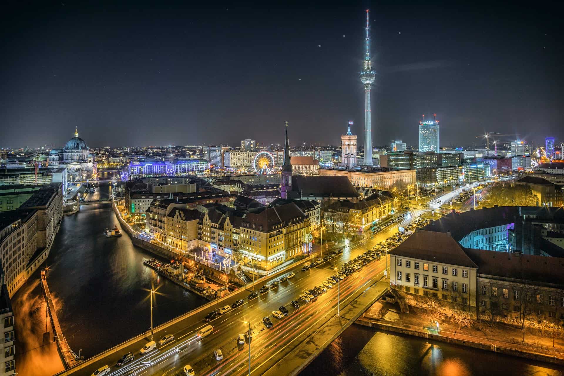 Nemecká ekonomika prekonala očakávania, vlani vzrástla o takmer 2 %