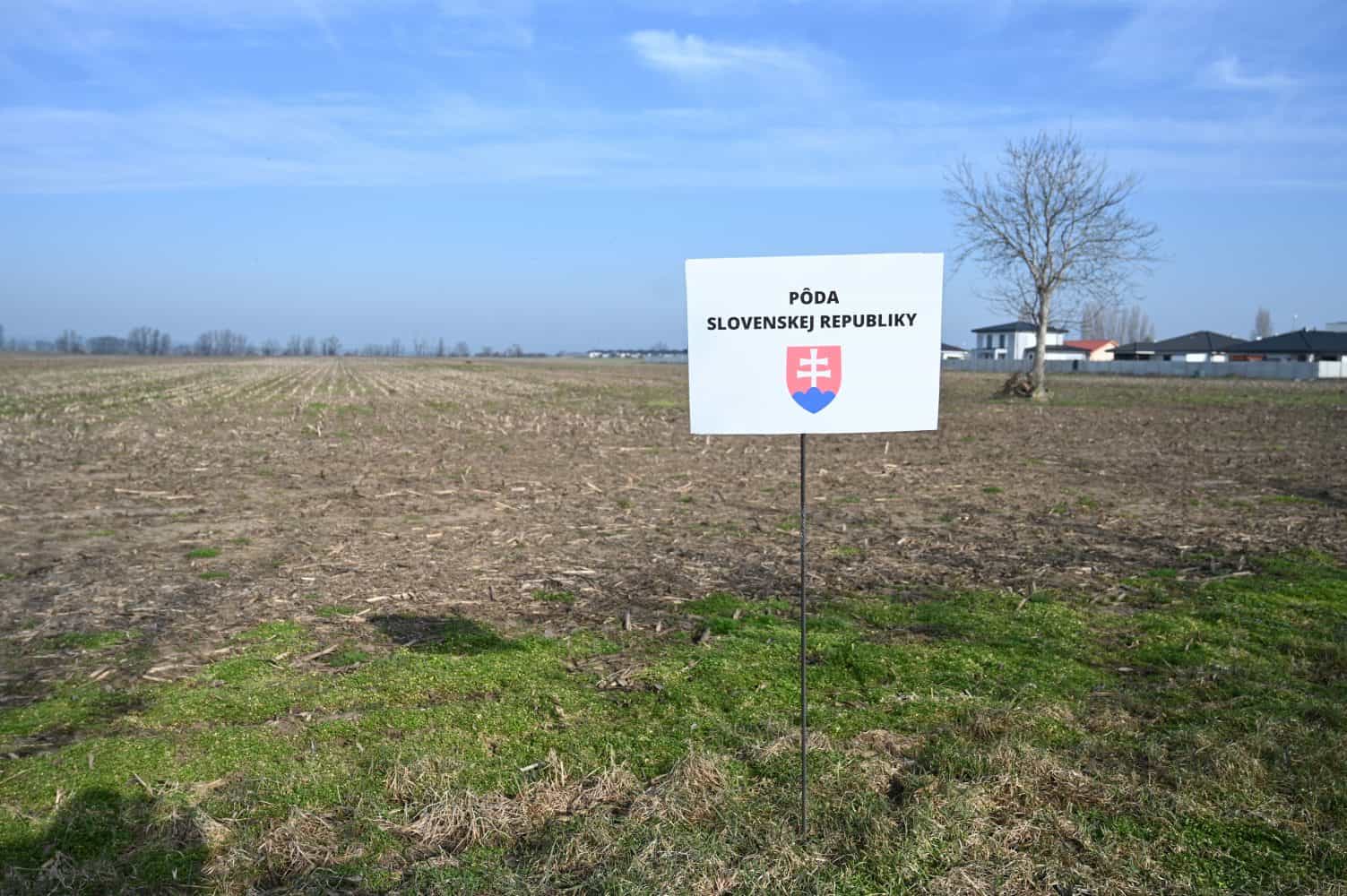 Kedysi problémová pôda v Špačinciach je v rukách aktívnych farmárov