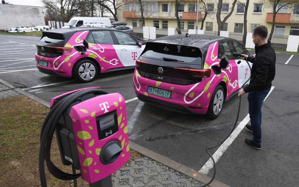 Spustenie prvých 10 nabíjacích staníc pre elektromobily v Koiciach
