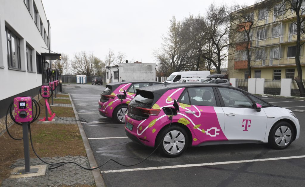 Spustenie prvých 10 nabíjacích staníc pre elektromobily v Koiciach