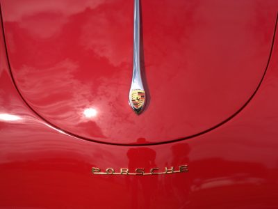 Zisk Porsche klesol o viac než pätinu