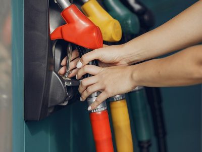 Zdražovanie benzínu pokračuje, jeho cena na slovenských čerpačkách je najvyššia od vlaňajšieho novembra