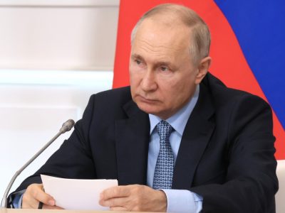 Kremeľ varuje pred infláciou a pred pravdepodobným zvýšením úrokových sadzieb