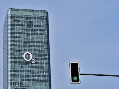 Miliardový obchod pod drobnohľadom: Úrady posudzujú predaj operátora O2 firme z emirátov!