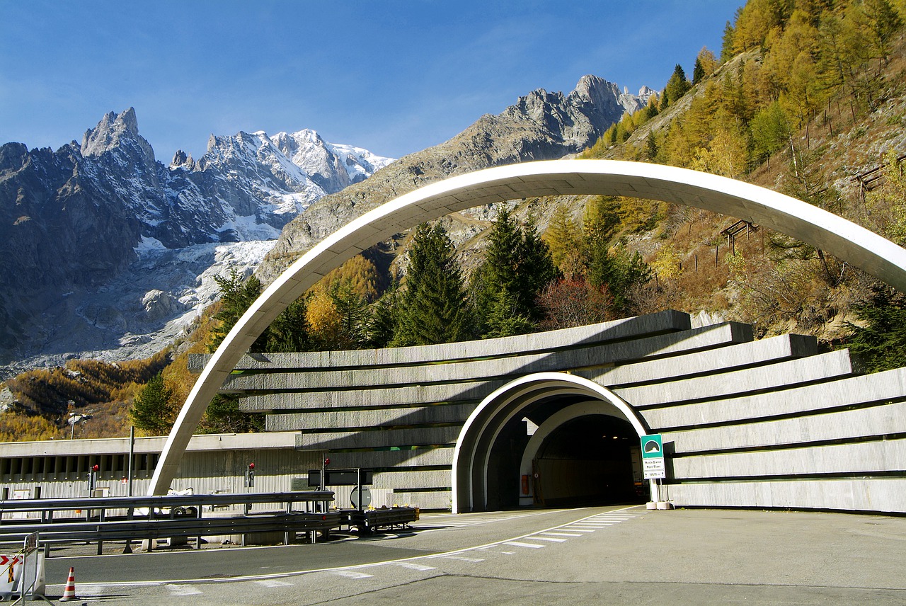 La fermeture complète du tunnel sous le Mont Blanc n’interviendra que l’année prochaine