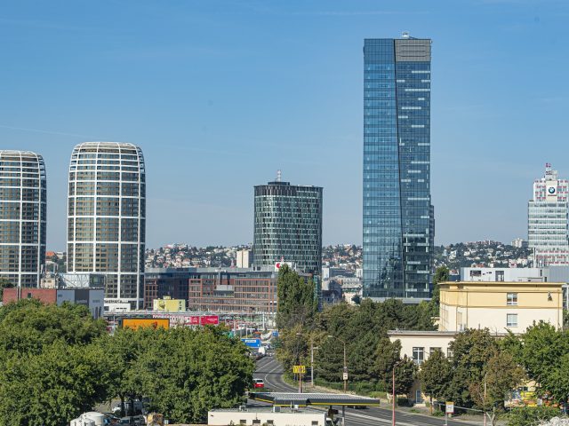 Ceny nehnuteľností opäť prudko rastú: v prvom štvrťroku stúpli až o 14,4 %