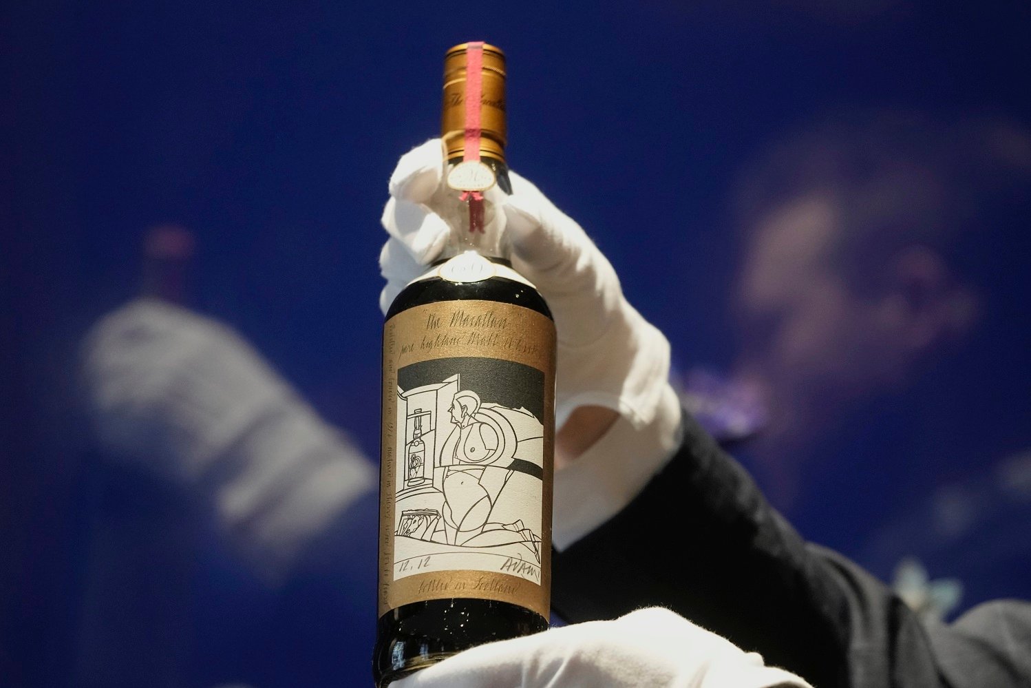 Fľaša najcennejšej whisky na svete. Foto: SITA/AP