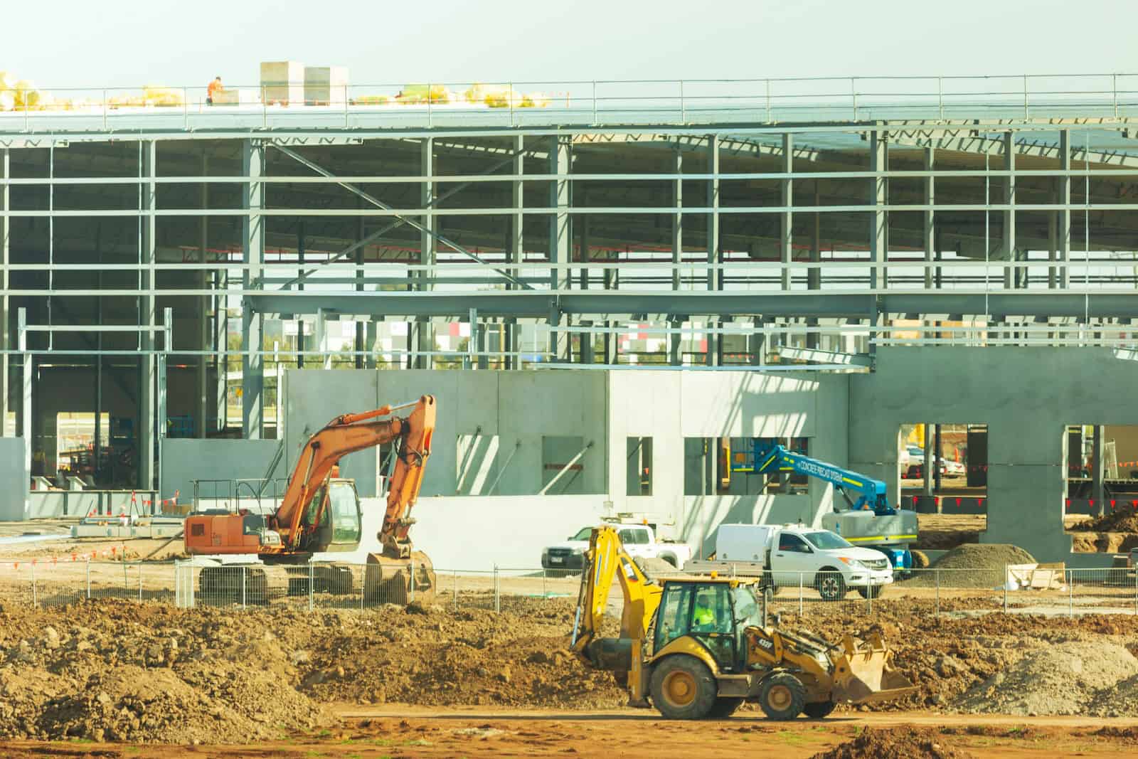 Zvyšovanie úrokov si vyberá svoju daň: Firmy výrazne okresali svoje investície, doplatí na to ekonomika?