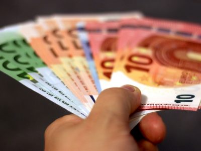 Západoslovenská energetika upozornila na podvodnú ponuku vyplácania dividend