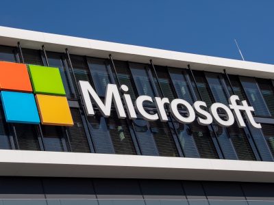 Microsoft sa kvôli regulátorom vzdáva miest v správnej rade OpenAI