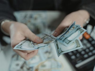 Nové vklady domácností vzrástli na začiatku roka na dvojnásobok