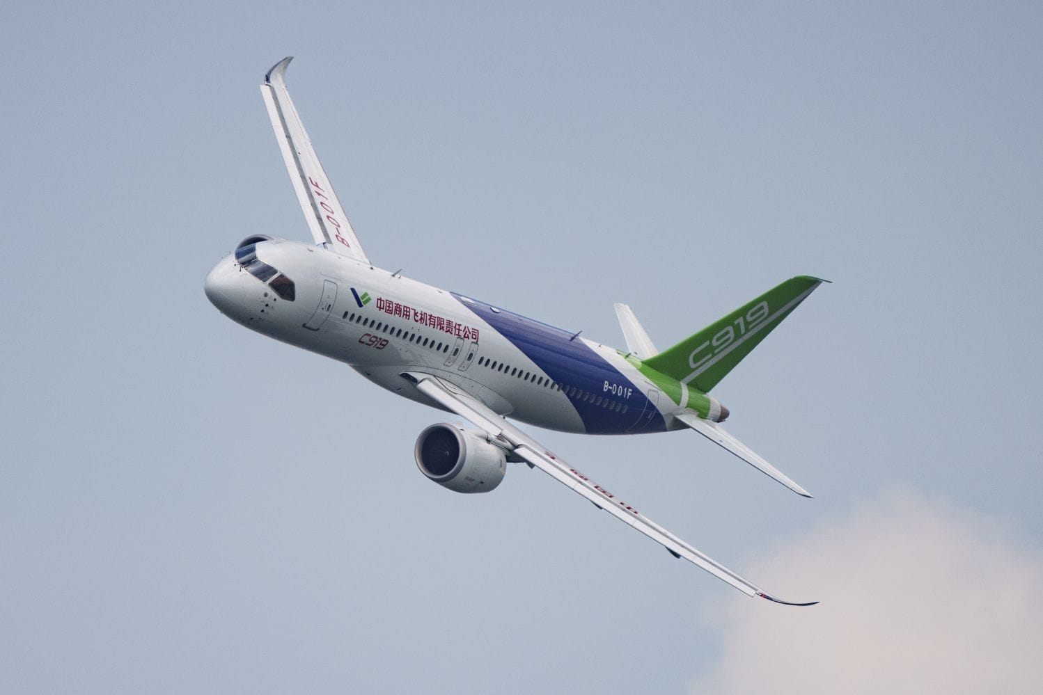 Japan Airlines oznámili kúpu 32 airbusov a 10 boeingov