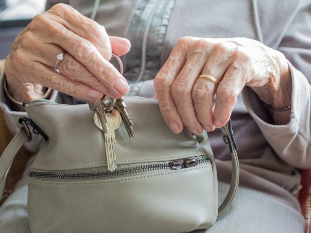 Prieskum: Ženy sa dôchodku boja viac ako muži, no investujú podstatne menej