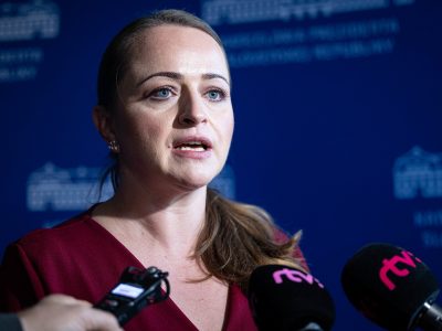 Zostanú úrady zatvorené? Štátni zamestnanci vyhlásili štrajkovú pohotovosť, s vládou sa nedohodli na platoch! (video)