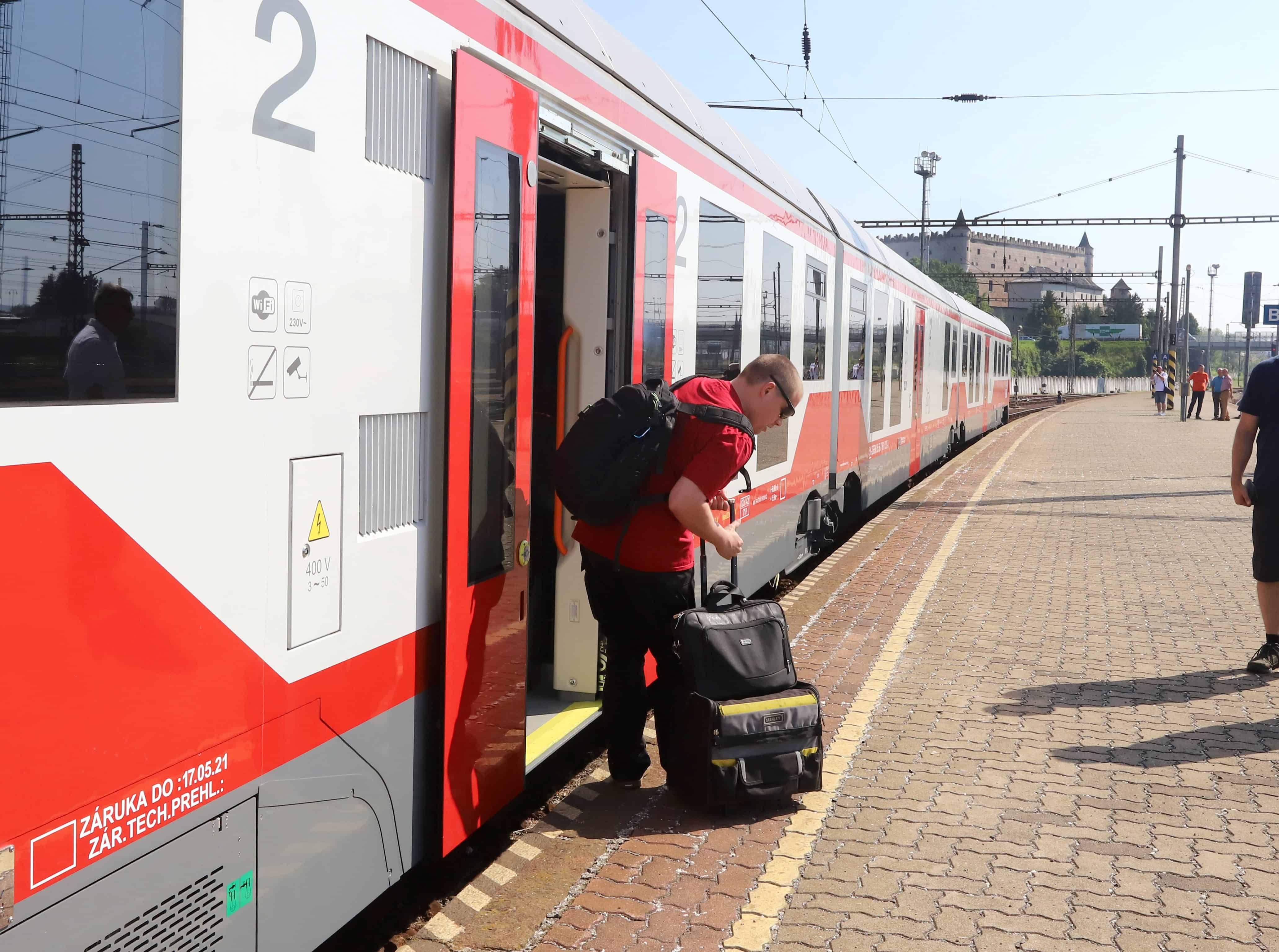 Železnice chystajú modernizáciu tratí: Na týchto úsekoch by sa mohlo jazdiť dvestovkou!
