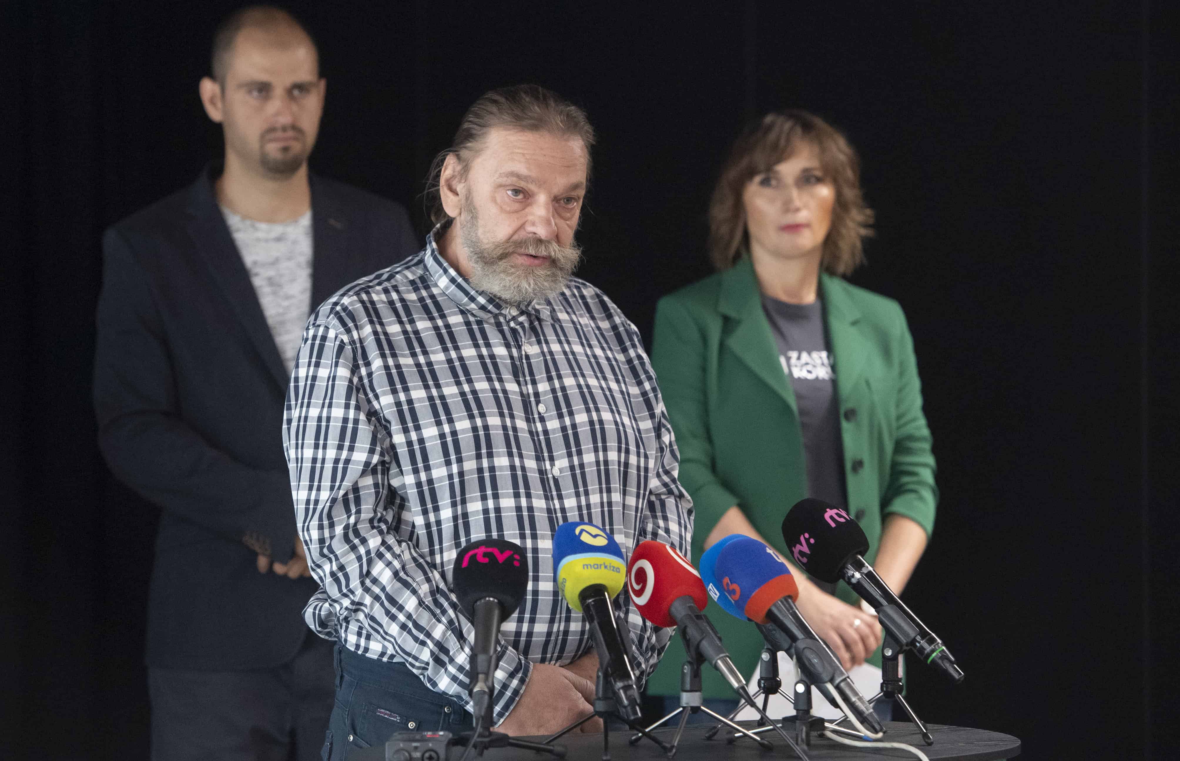 UNAS žiada úspory v štáte: Kritizuje vysoké platby Skytoll a prezamestnanosť úradníkov