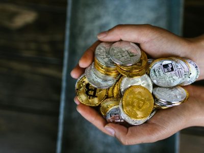 Finančná správa má automaticky získavať informácie o kryptoaktívach