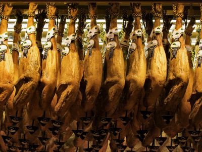 Ceny potravín vo svete klesajú už piaty mesiac: Ktoré potraviny sú lacnejšie a prečo?