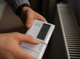 Inflácia v Česku opäť zrýchľuje: Ceny energií tlačia zdražovanie na päťmesačné maximum