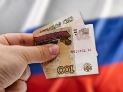 Rusko škrtí sociálne výdavky, školstvo a zdravotníctvo, aby nalialo viac peňazí do armády