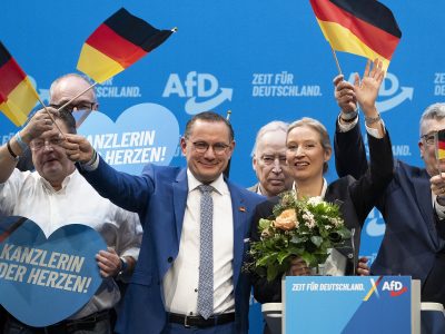 Nemecká kandidátka na kancelárku chce zbúrať všetky veterné turbíny: Nahráva Putinovi, varujú kritici!