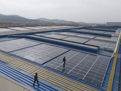 Energie v Číne: Uhlie prvýkrát pod 50 %, obnoviteľné zdroje lámu rekordy
