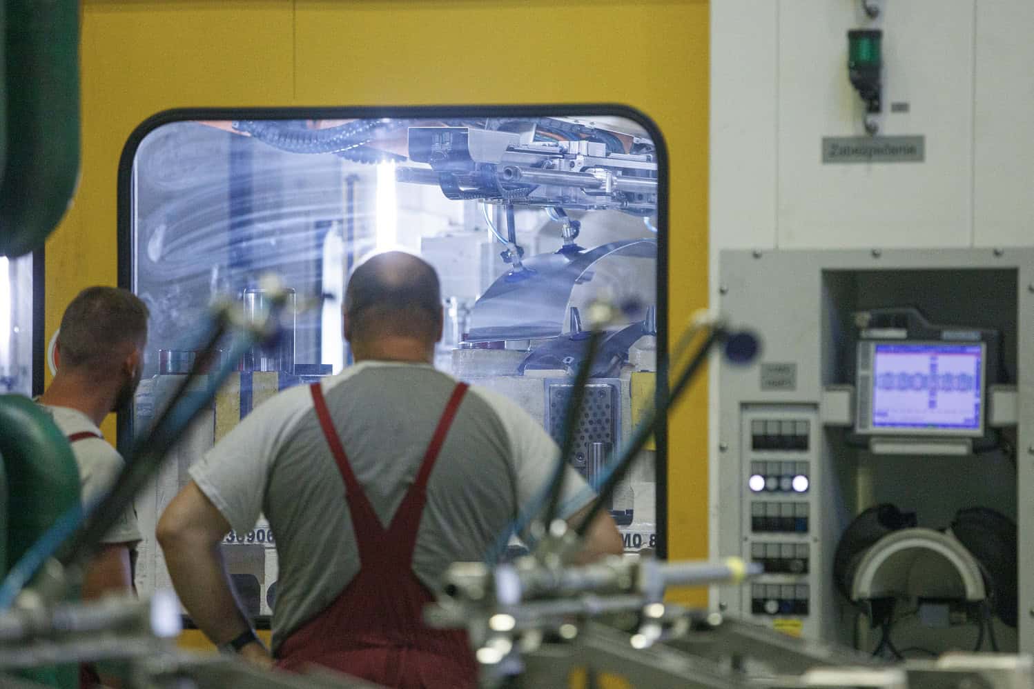 Skončila éra lacnej pracovnej sily? Slovenskí zamestnanci sú už najdrahší v regióne!