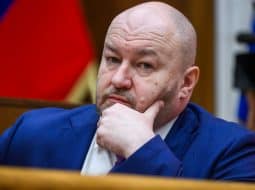 Minister Huliak navrhuje vyššie zdanenie bánk, automobiliek a reťazcov