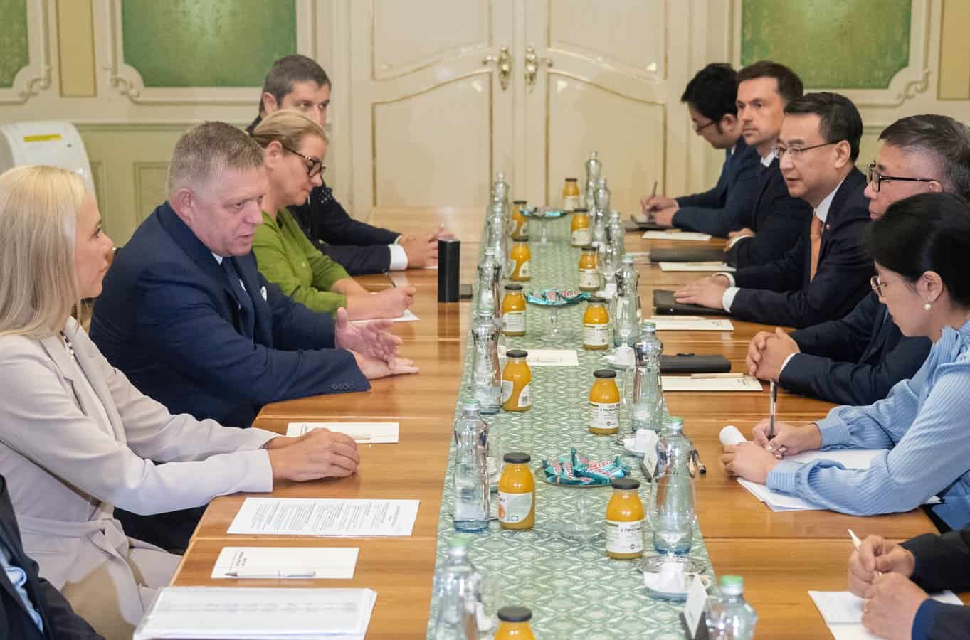 Megainvestícia do baterkárne napreduje: Slovensko bude svetovou jednotkou, avizuje Fico! (foto)