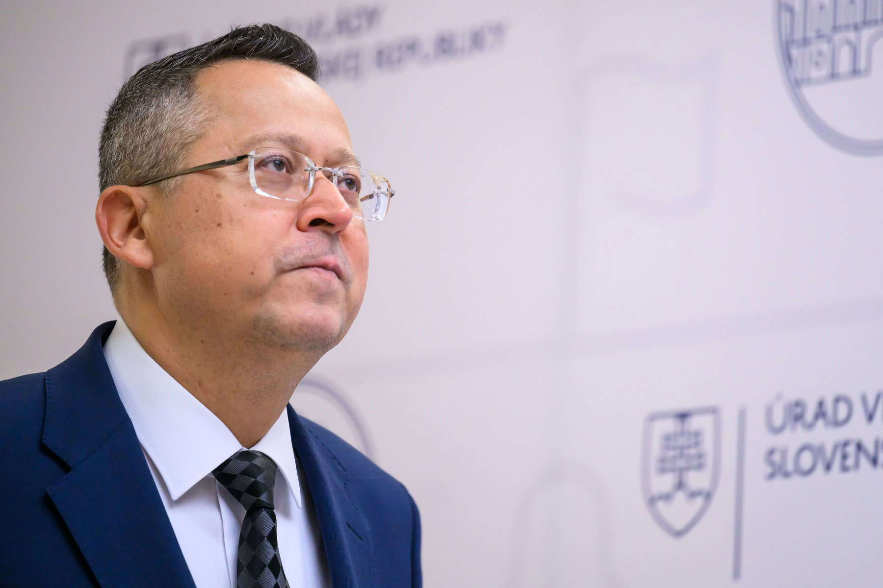 Zamrznú platy štátnych zamestnancov? Šéf policajných odborárov varuje pred porušením kolektívnej zmluvy