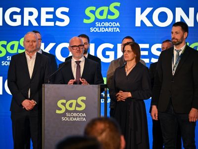 SaS odmieta lacnejšie vlaky a autobusy: žiada radšej znížiť dane z palív