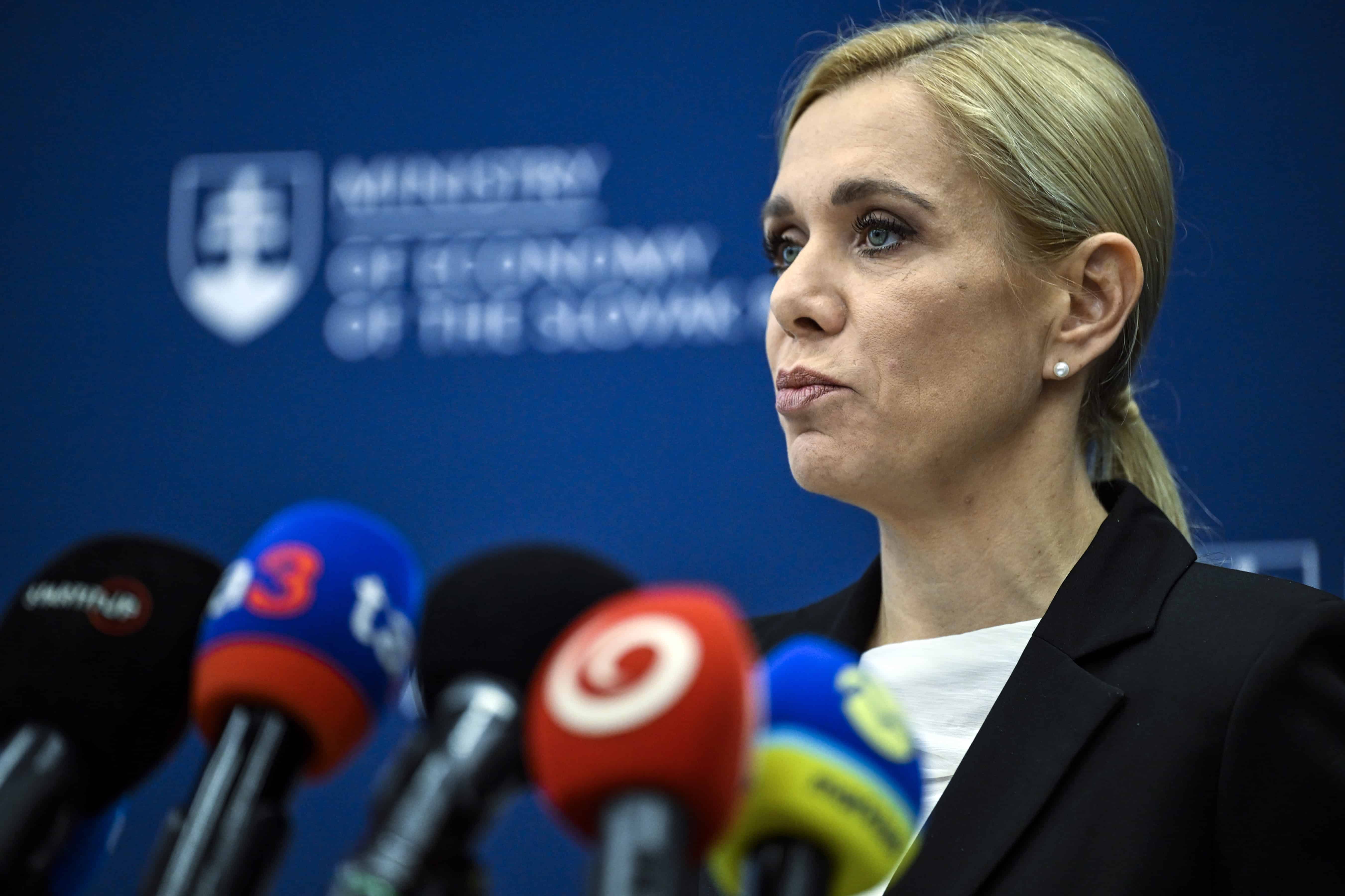 Únik rodných čísel 20-tisíc ľudí z energopomoci: SaS žiada odchod ministerky Sakovej