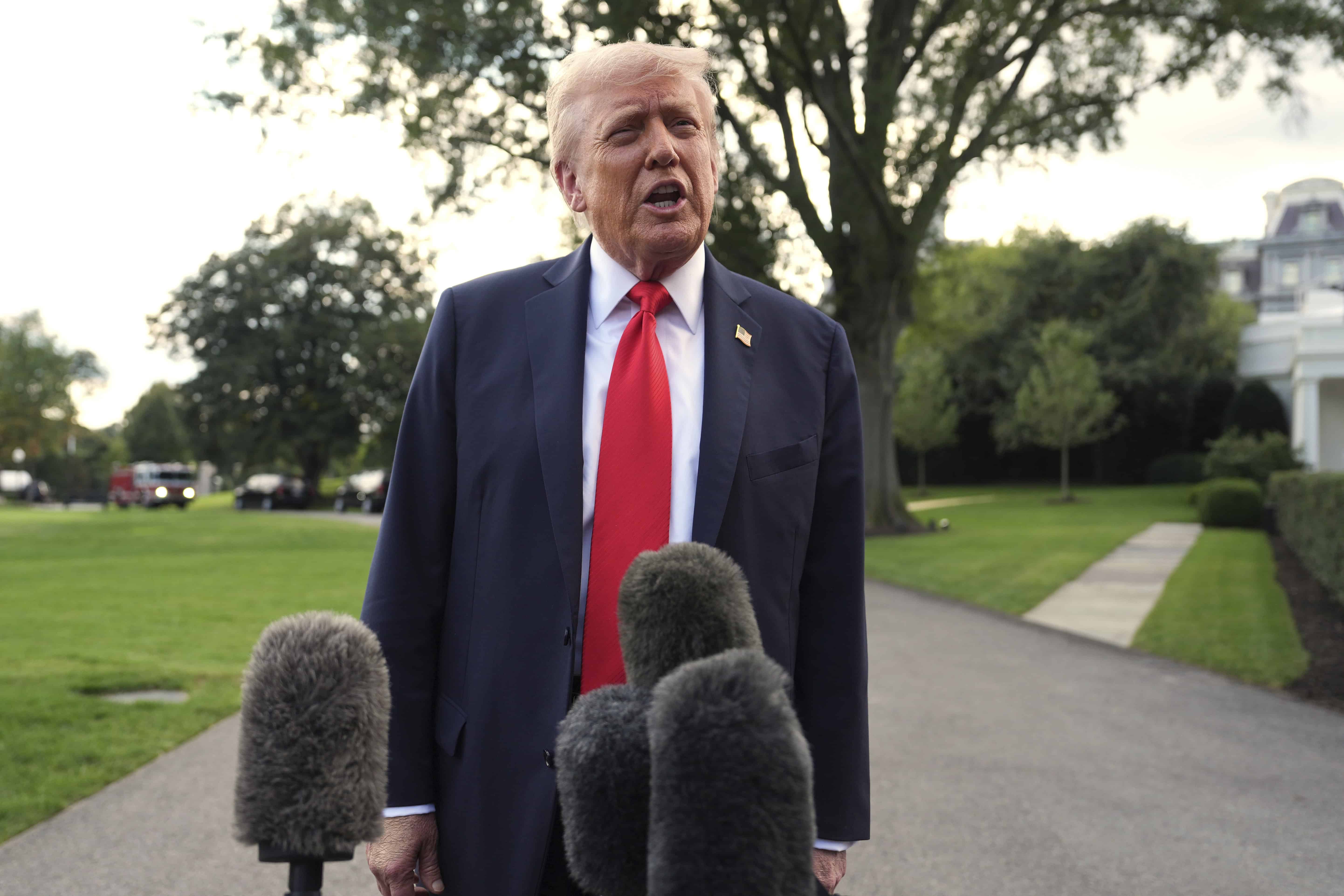 Senát USA potvrdil Kevina Warsha za šéfa Fedu, nahradí Jeroma Powella