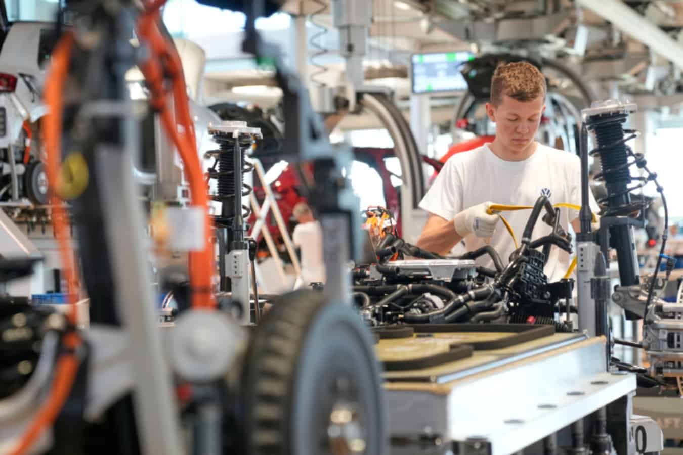 Volkswagen spustil vlastnú výrobu batérií: Nová éra elektromobility v Európe začína v Salzgitteri
