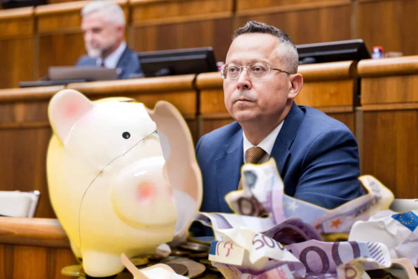 KDH kritizuje vládu: Konsolidácia oberá ľudí o peniaze, navrhujú riešenia pre ekonomiku