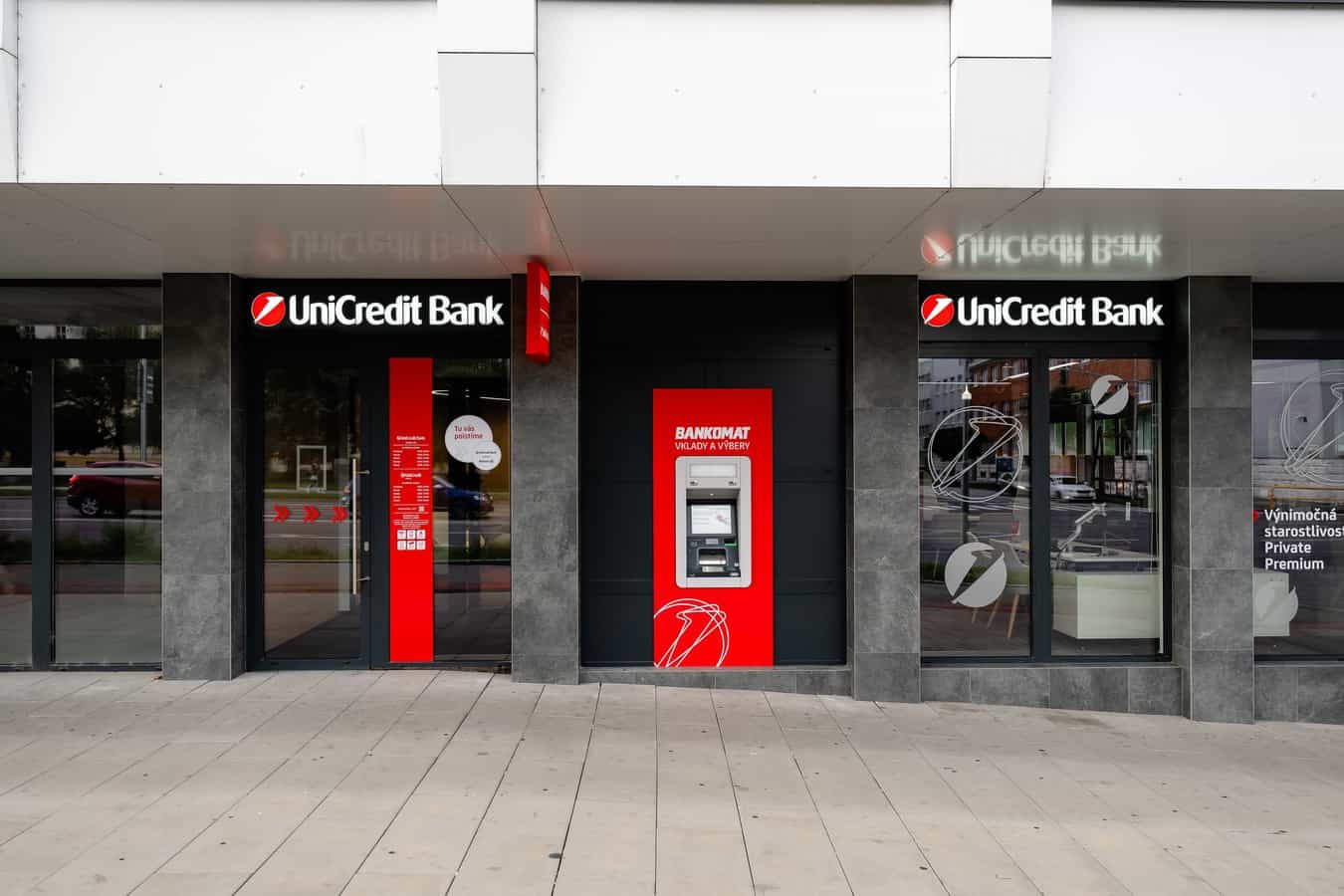 UniCredit Bank s EIB spúšťa 400-miliónový úverový balík pre stredné firmy