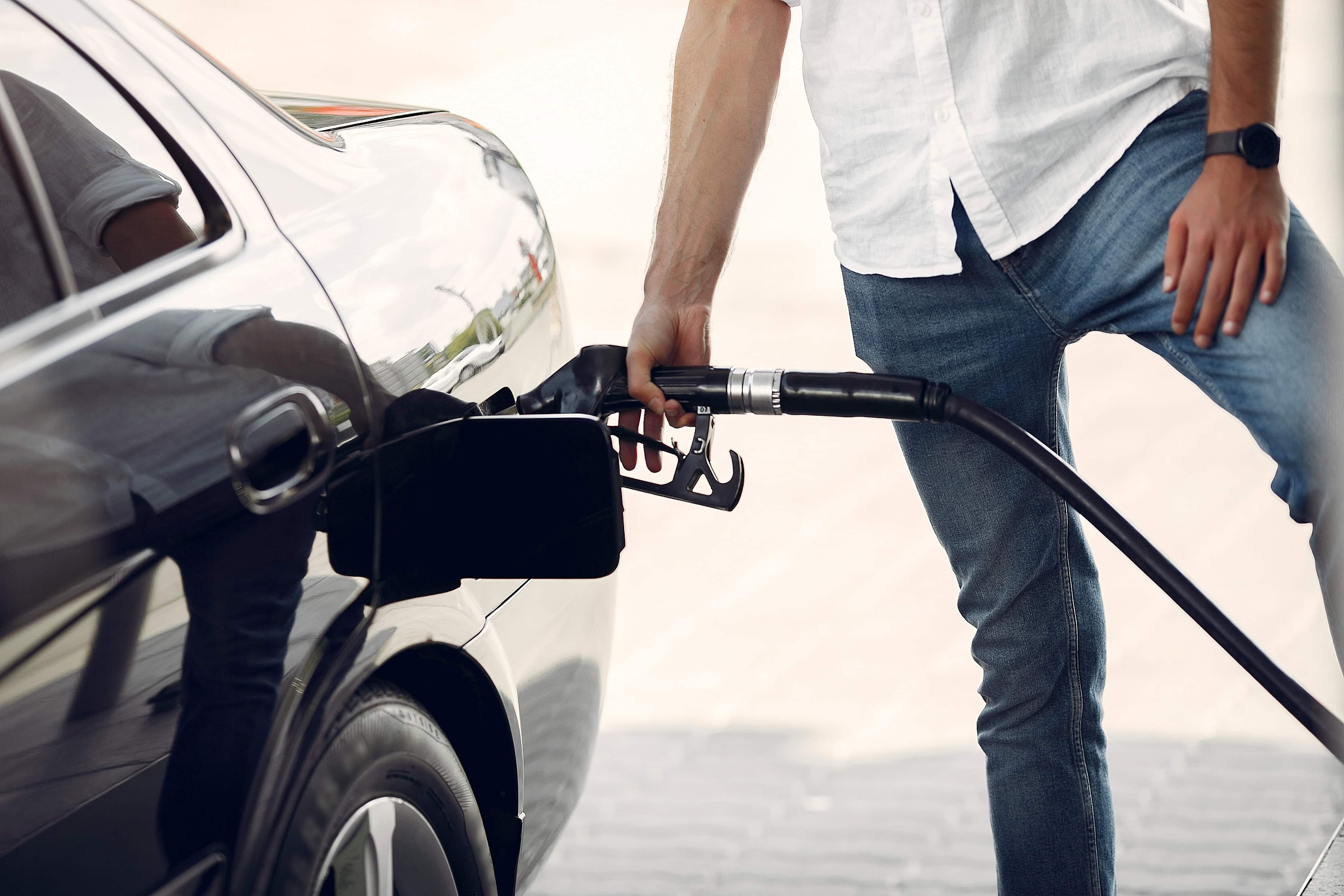 Nemecko dočasne zníži daň z palív: Motoristi ušetria 17 centov na liter