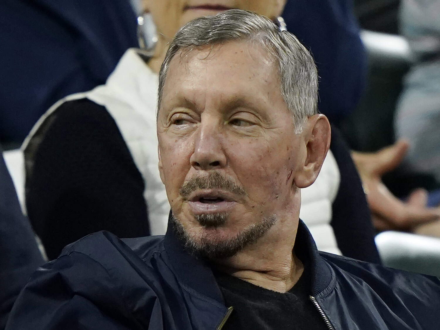 Larry Ellison chce rozdať 95 % svojho majetku: Za čo utráca druhý najbohatší človek planéty?