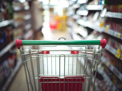 10 trikov, ktoré na vás supermarkety používajú, aby ste minuli viac peňazí (a ako proti nim bojovať)